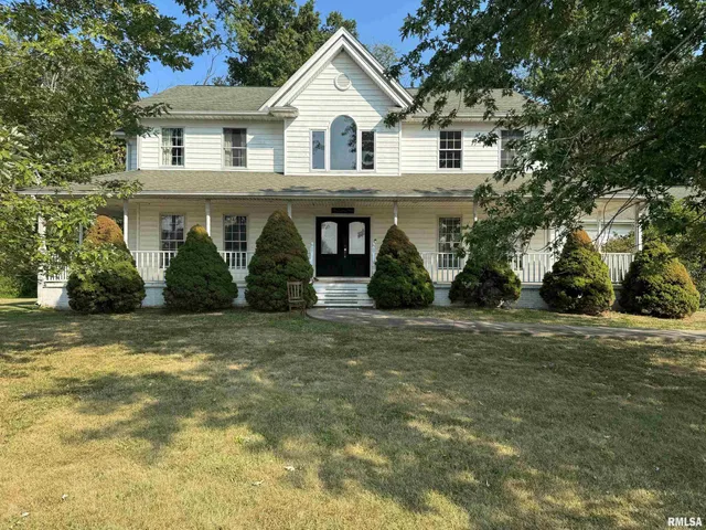 $349,000 | 102 West North Street, Ina, IL 62846