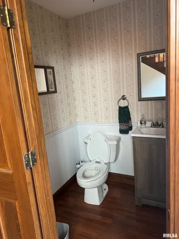 $349,000 | 102 West North Street, Ina, IL 62846