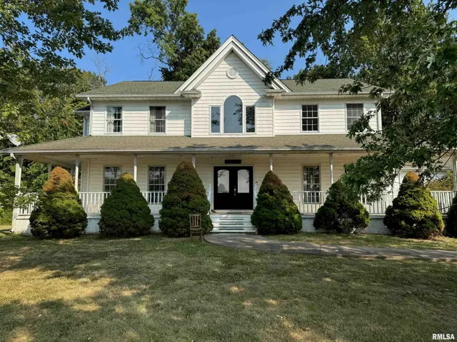 $349,000 | 102 West North Street, Ina, IL 62846