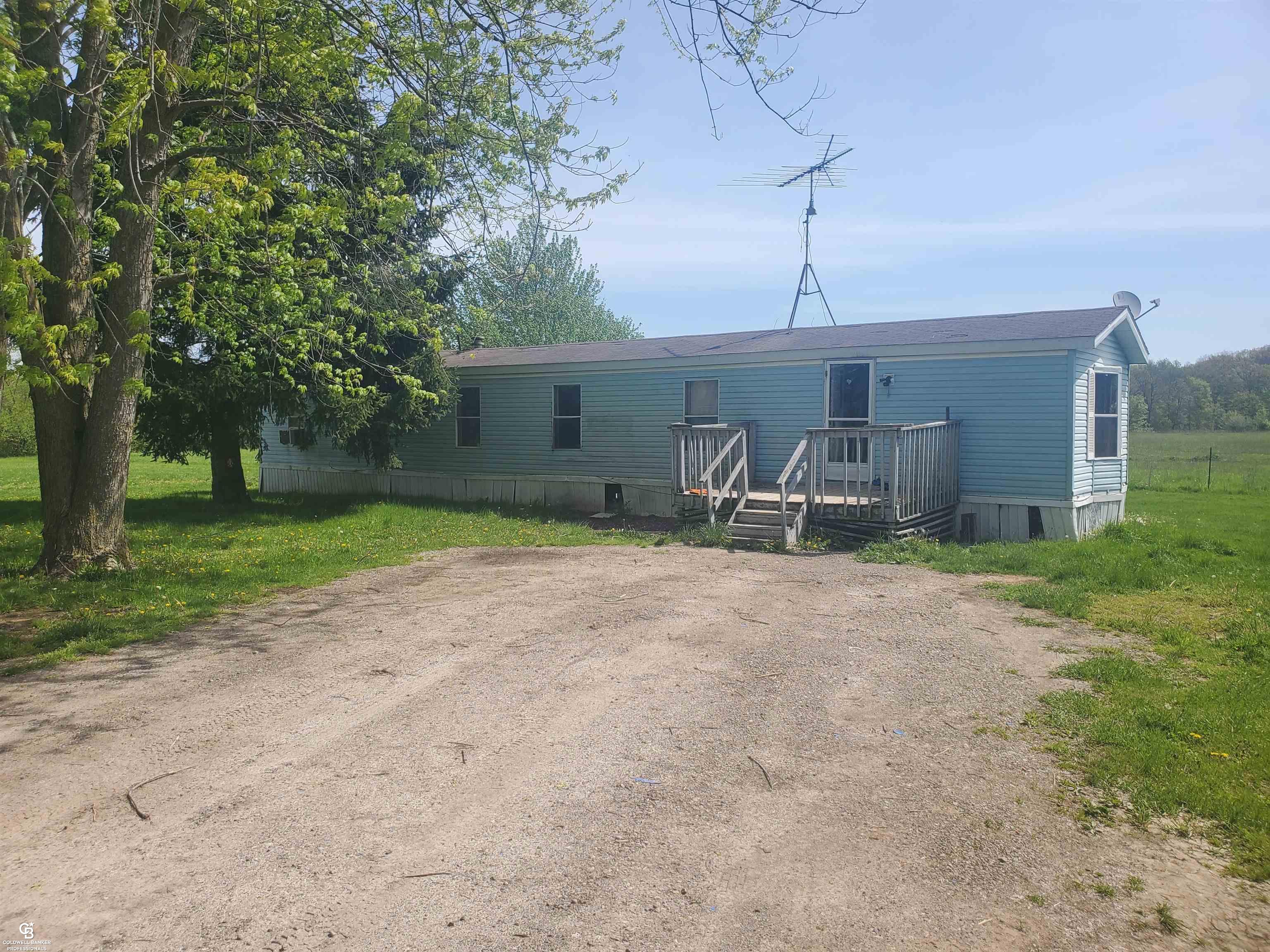 8222 Jorden Road Yale, MI 48097 - Photo 1 of 14