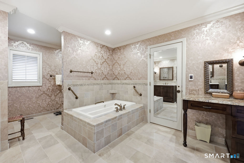 38 Cary Lane, Unit 38 Bloomfield, CT 06002 - Photo 20 of 36
