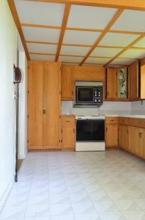 254 Air Park Road Shelburne, VT 05482 - Photo 3 of 21 Gallery Image 3