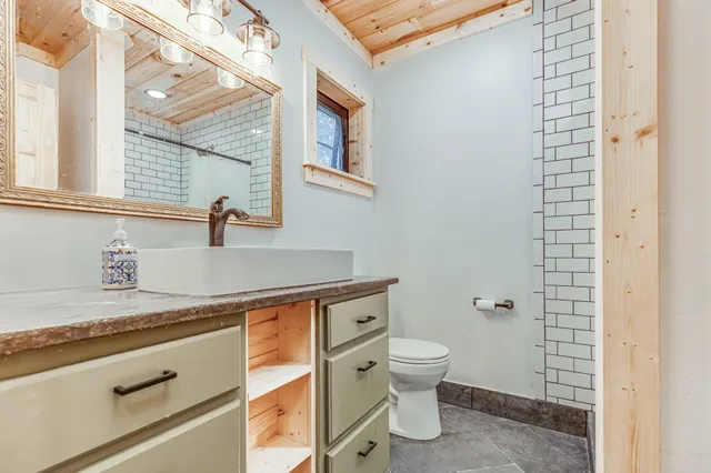 $574,900 | W3690 Belgium Kohler Road, Fredonia, WI 53021