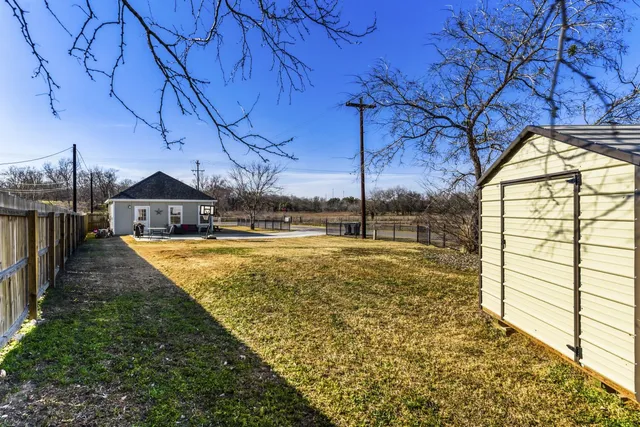 $249,000 | 226 Spruce Avenue, Luling, TX 78648