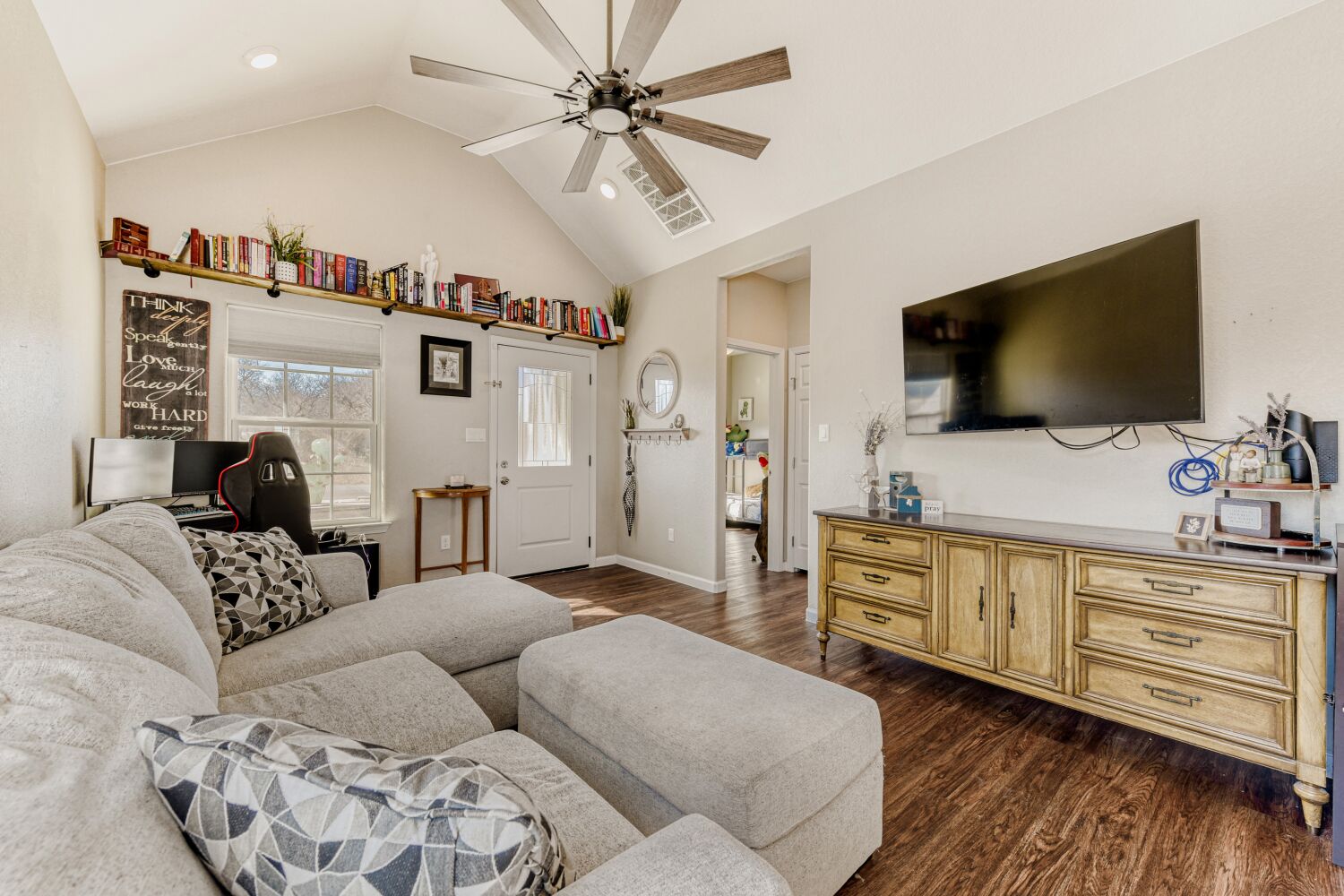 226 Spruce Avenue Luling, TX 78648 - Photo 6 of 29