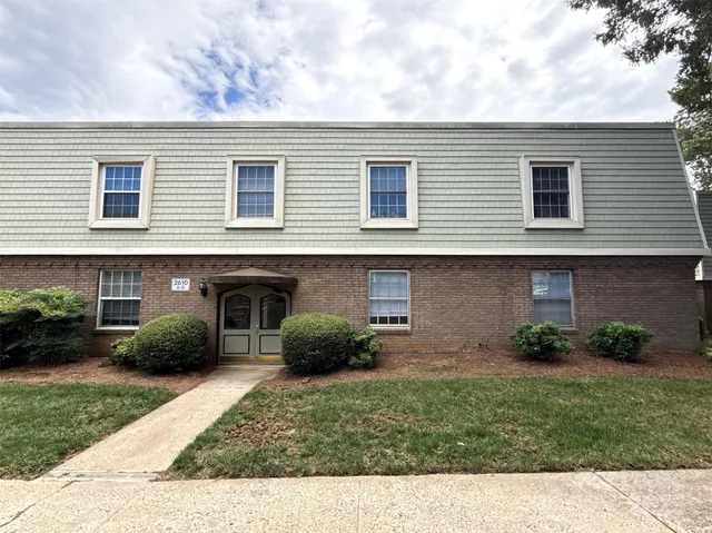 $1,450 | 2610 Park Road, Unit A, Charlotte, NC 28209