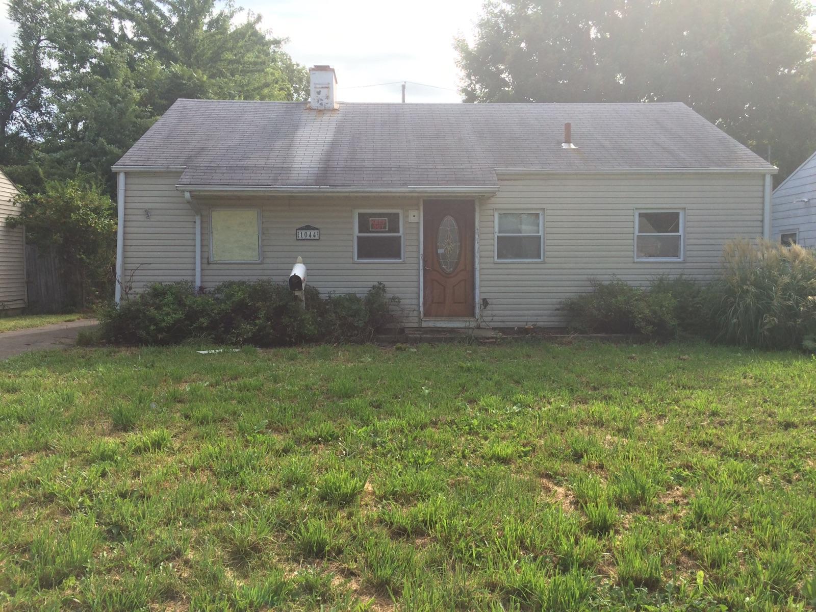 1044 South Ashburton Road Columbus, OH 43227 - Photo 1 of 1