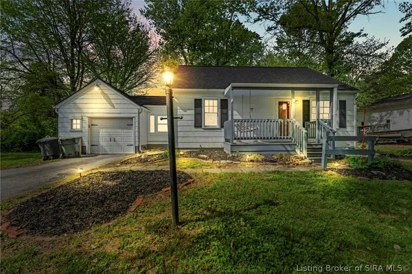 $189,900 | 907 Allison Lane, Jeffersonville, IN 47130