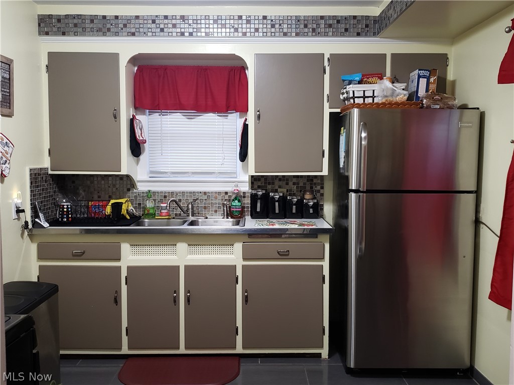 13211 Grannis Road Cleveland, OH 44125 - Photo 9 of 20 Gallery Image 9