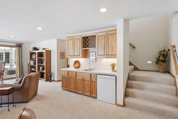 $599,900 | 16807 49th Place North, Plymouth, MN 55446