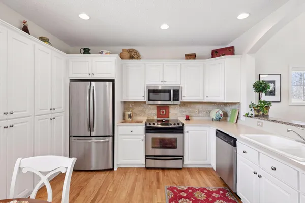 $599,900 | 16807 49th Place North, Plymouth, MN 55446