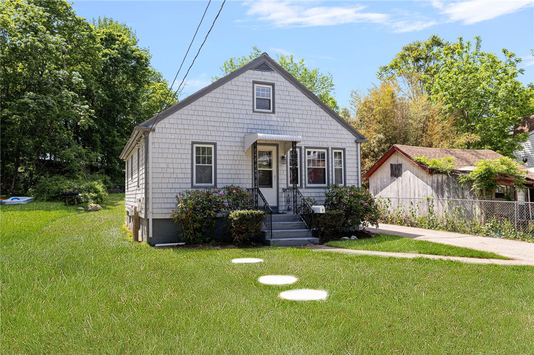 3 Mapledale Avenue Coventry, RI 02816 - Photo 2 of 27