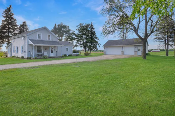$325,000 | 5450 Beechnut Drive, Wayne, WI 53040