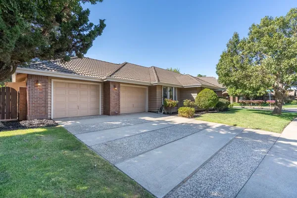 $940,000 | 2500 Van Hoeks Circle, Modesto, CA 95356
