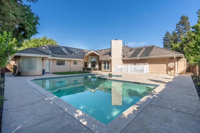 $940,000 | 2500 Van Hoeks Circle, Modesto, CA 95356