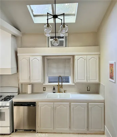 $3,500 | 8956 1/2 Norma Place, West Hollywood, CA 90069