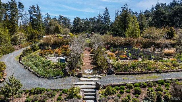 $2,295,000 | 40811 Eureka Hill Road, Point Arena, CA 95468