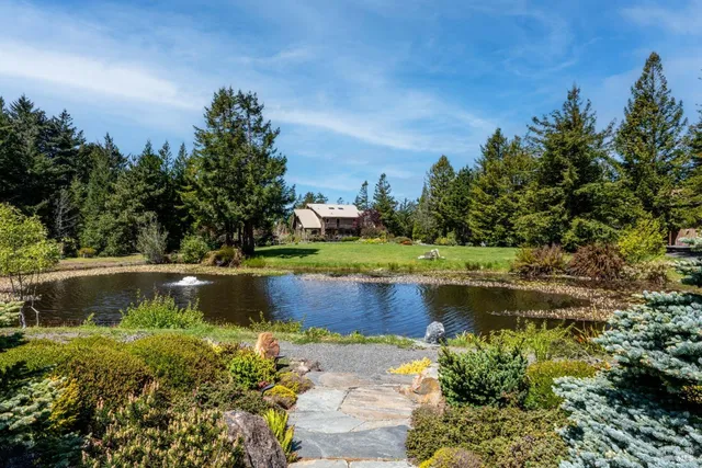 $2,295,000 | 40811 Eureka Hill Road, Point Arena, CA 95468