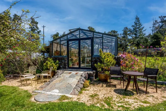 $2,295,000 | 40811 Eureka Hill Road, Point Arena, CA 95468
