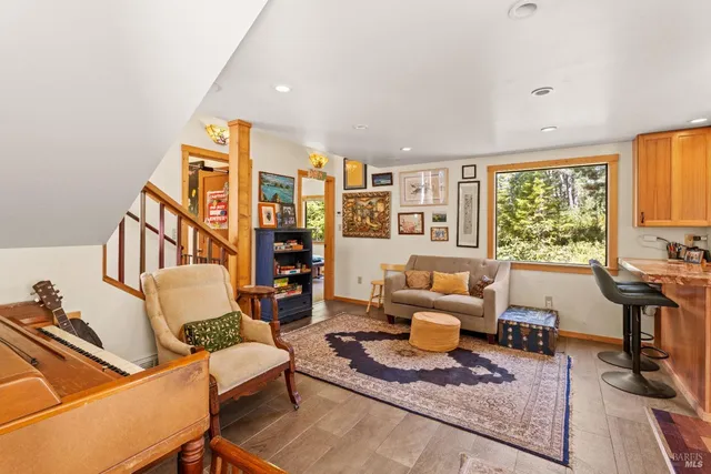 $2,295,000 | 40811 Eureka Hill Road, Point Arena, CA 95468