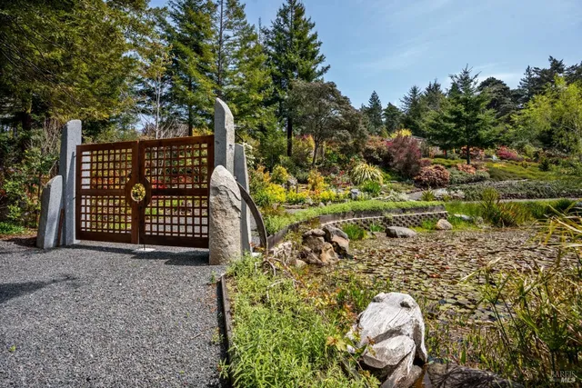 $2,295,000 | 40811 Eureka Hill Road, Point Arena, CA 95468