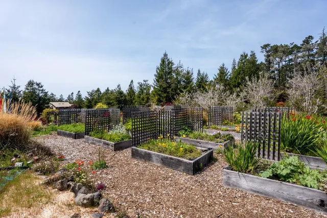 $2,295,000 | 40811 Eureka Hill Road, Point Arena, CA 95468