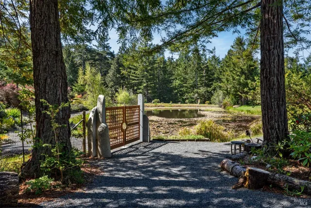 $2,295,000 | 40811 Eureka Hill Road, Point Arena, CA 95468