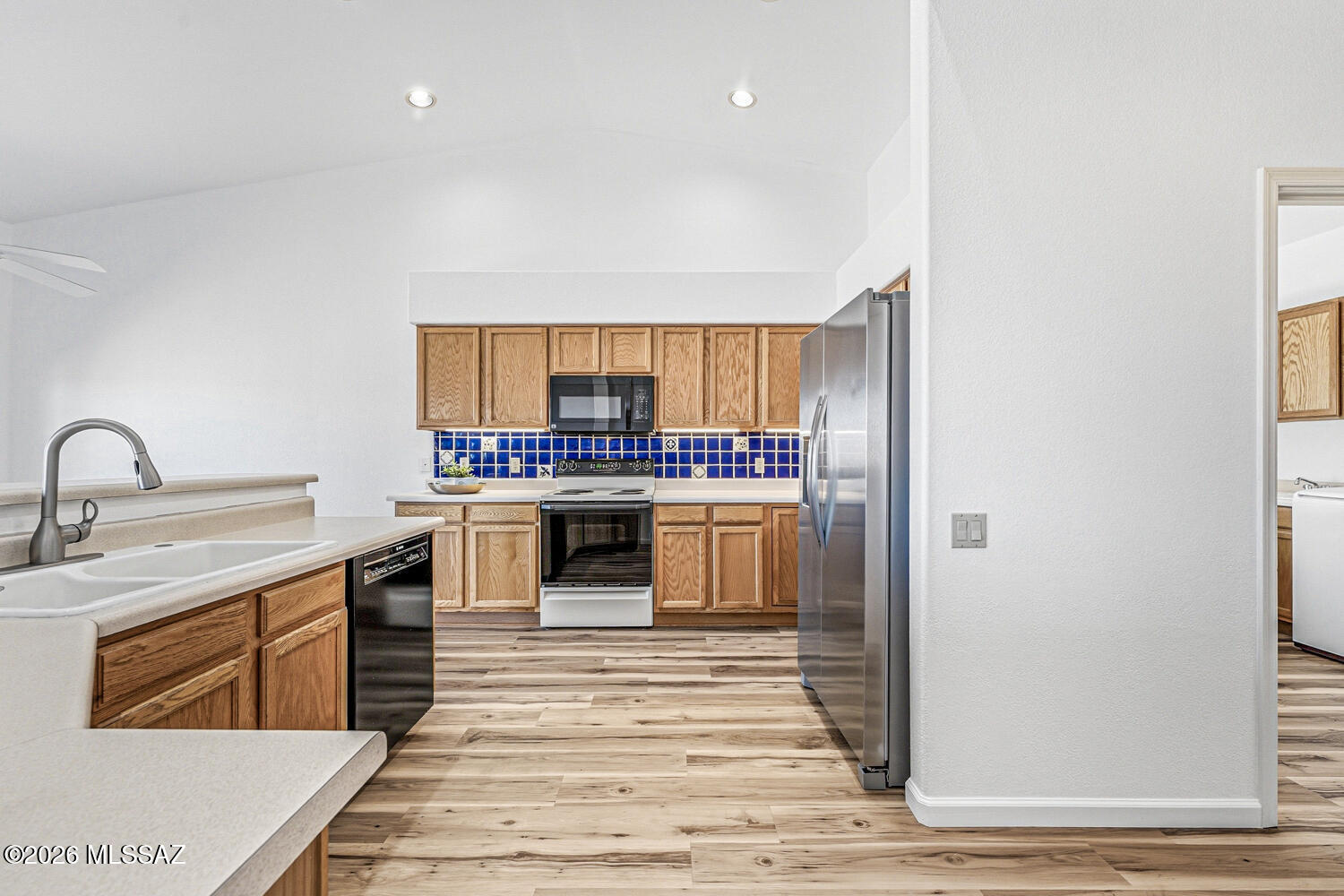 4901 South Meadow Ridge Drive Green Valley, AZ 85622 - Photo 11 of 51 Kitchen