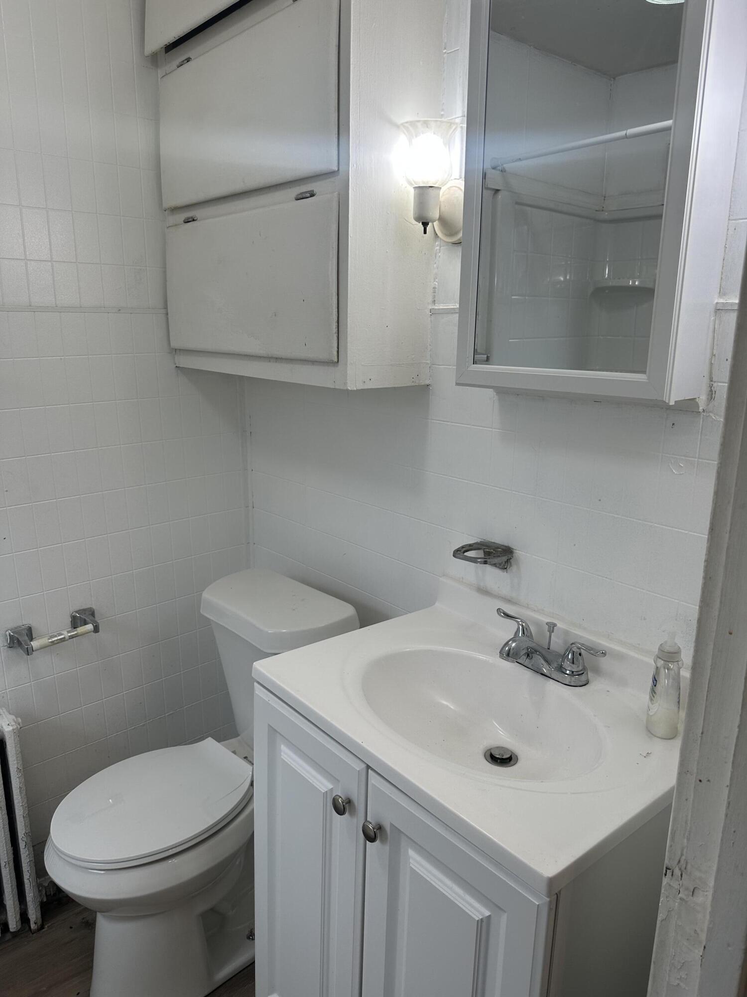 706 Webb Street Jackson, MI 49202 - Photo 12 of 16 IMG_0191