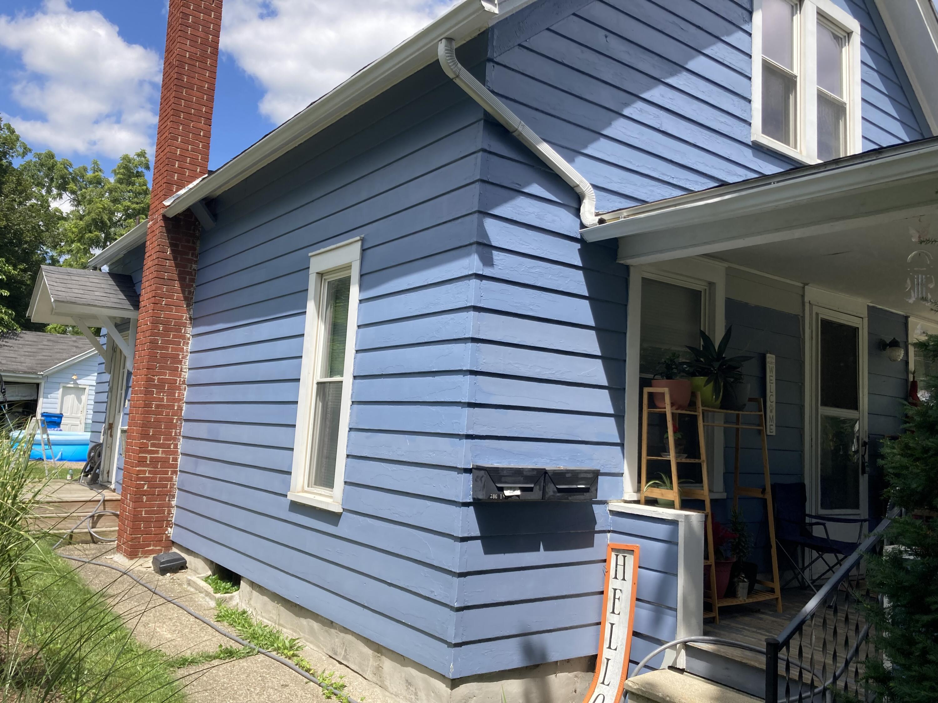 706 Webb Street Jackson, MI 49202 - Photo 2 of 16 IMG_2106