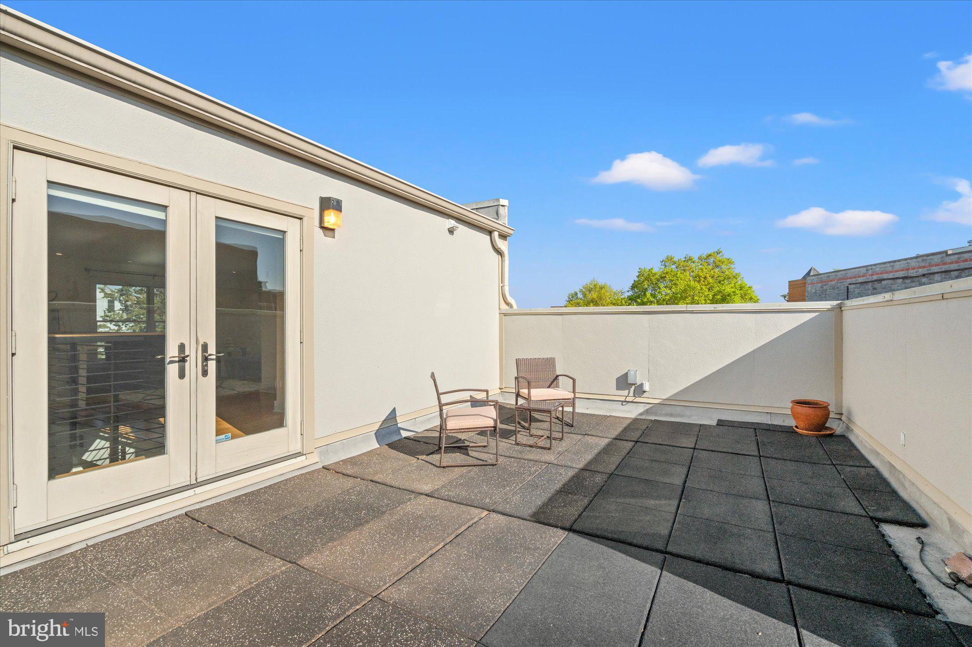449 R Street Northwest, Unit 301 Washington, DC 20001 - Photo 27 of 37 a view of outdoor space and porch