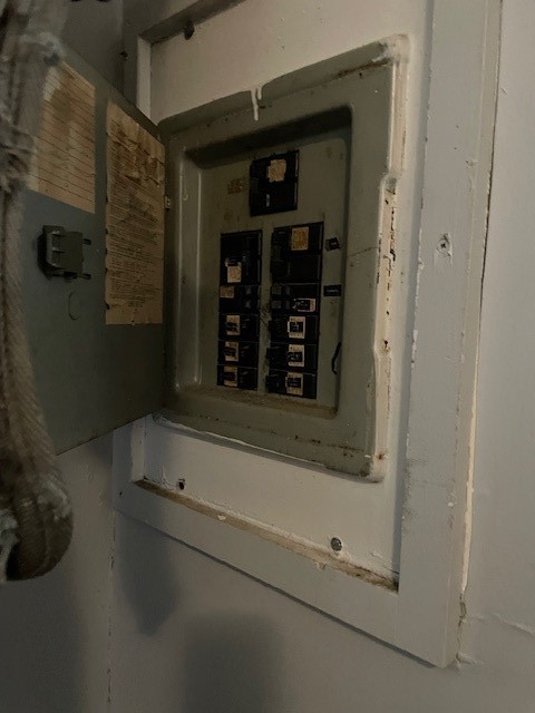 35 Henry Street Rochester, NY 14605 - Photo 9 of 14