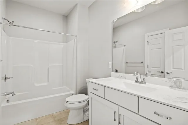 $564,900 | 107 Cedarway Circle, Unit 410, Webster, NY 14580