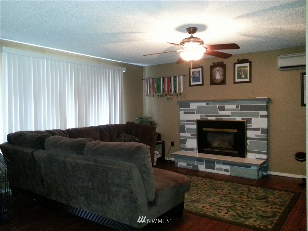 4314 Pine Road Northeast Bremerton, WA 98310 - Photo 5 of 15 Gallery Image 5