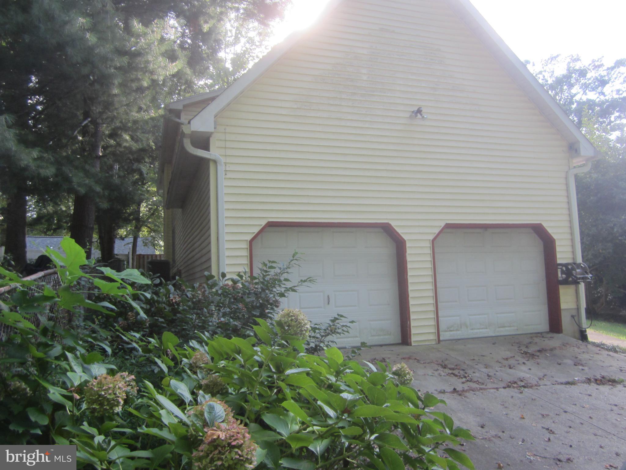 6025 Locust Road St. Leonard, MD 20685 - Photo 19 of 19 Garage