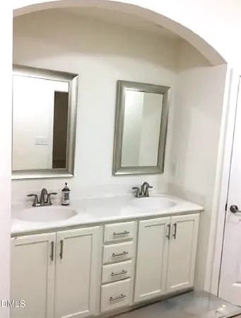$2,295 | 725 Edgewater Ridge Court, Apex, NC 27523