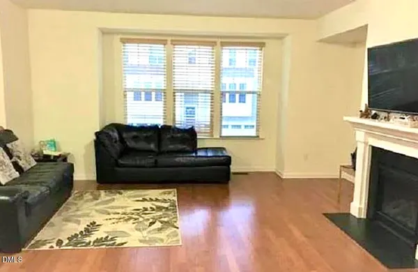 $2,295 | 725 Edgewater Ridge Court, Apex, NC 27523
