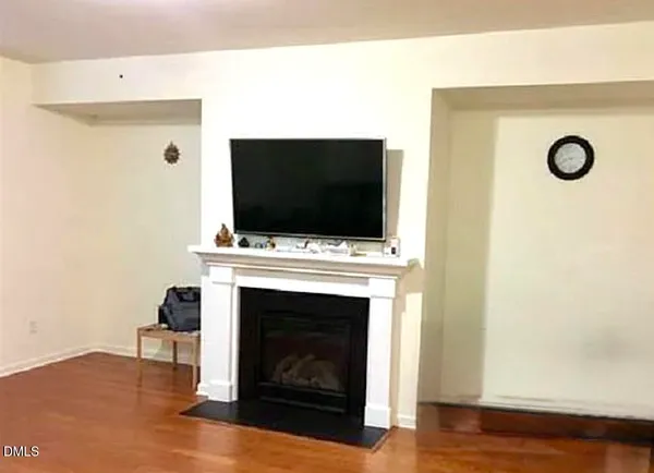 $2,295 | 725 Edgewater Ridge Court, Apex, NC 27523