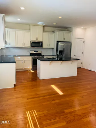 $2,295 | 725 Edgewater Ridge Court, Apex, NC 27523