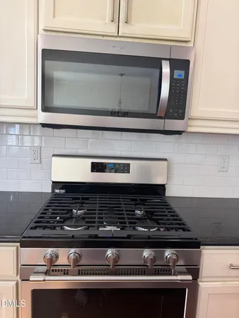 $2,295 | 725 Edgewater Ridge Court, Apex, NC 27523