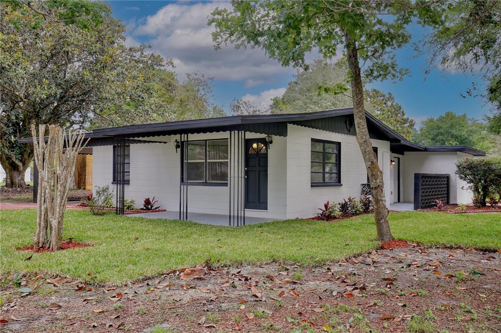 438 California Avenue St. Cloud, FL 34769 - Photo 1 of 1 Home has two entrances