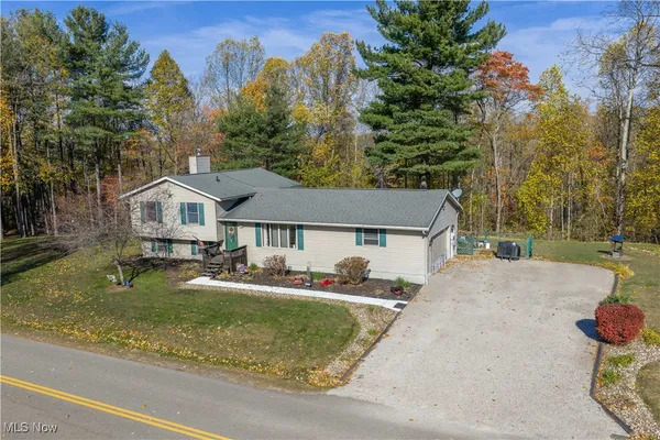 $280,000 | 530 Midvale Mine Road Southeast, Dennison, OH 44621