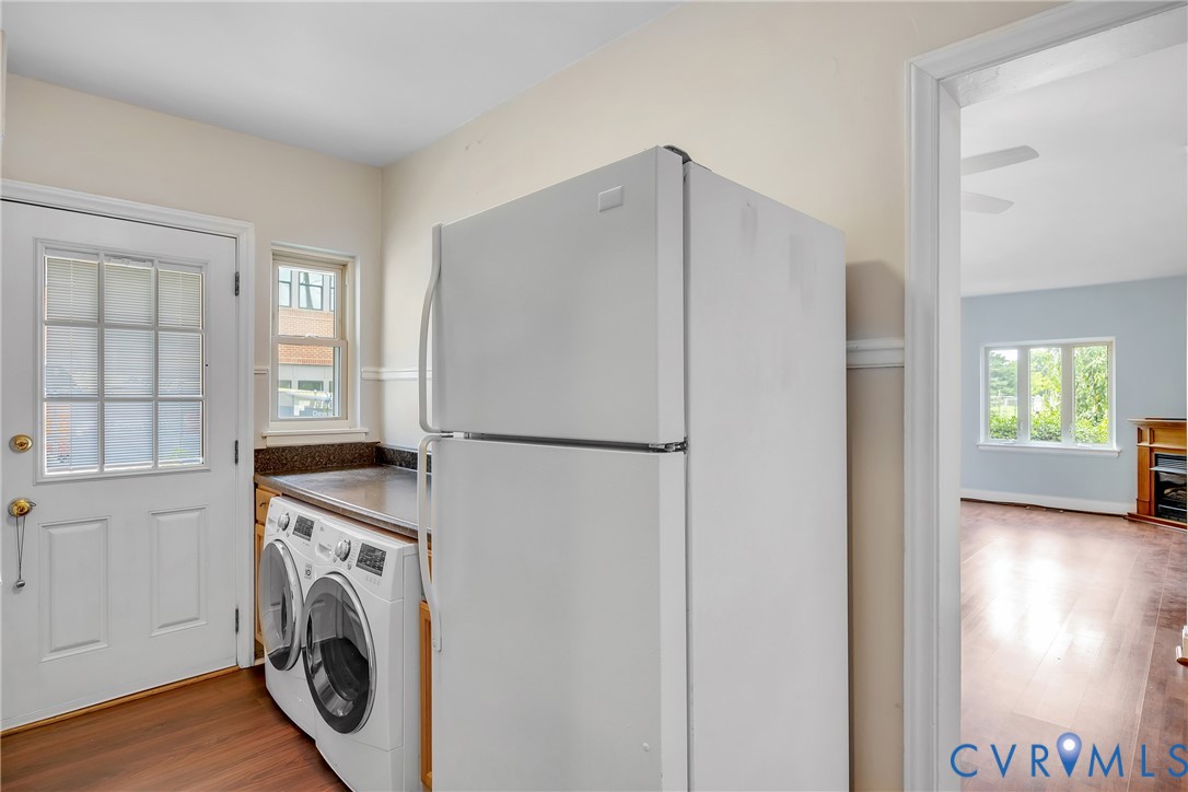 3535 Hanover Avenue, Unit B Richmond, VA 23221 - Photo 5 of 13 a view of kitchen with washer and dryer