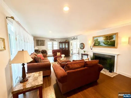 $1,195,000 | 72 Foster Road, Tenafly, NJ 07670