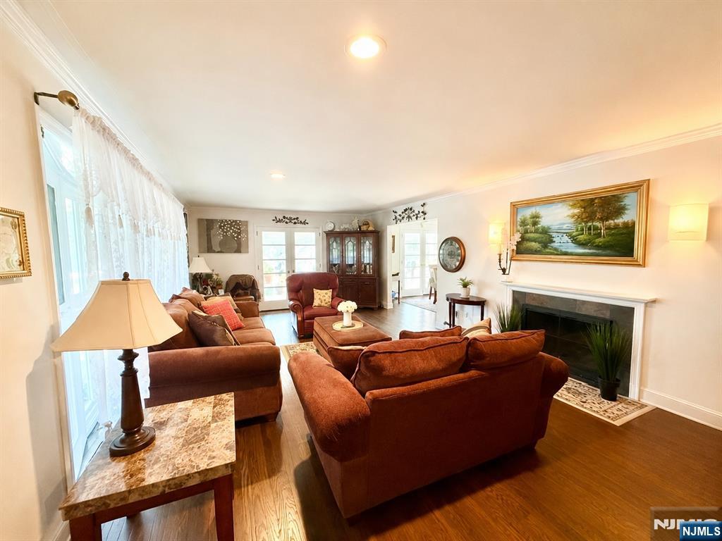72 Foster Road Tenafly, NJ 07670 - Photo 5 of 22 Gallery Image 5