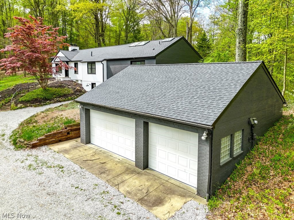 8108 Stone Road Independence, OH 44131 - Photo 4 of 38 3 Car Heated Garage