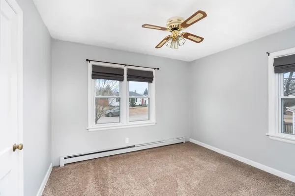 $2,300 | 5116 Ivanhoe Street, Duluth, MN 55804