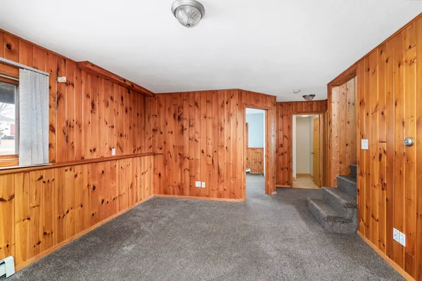 $2,300 | 5116 Ivanhoe Street, Duluth, MN 55804
