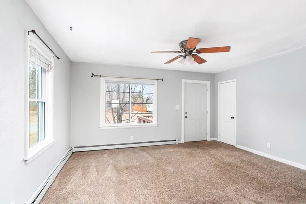 $2,300 | 5116 Ivanhoe Street, Duluth, MN 55804