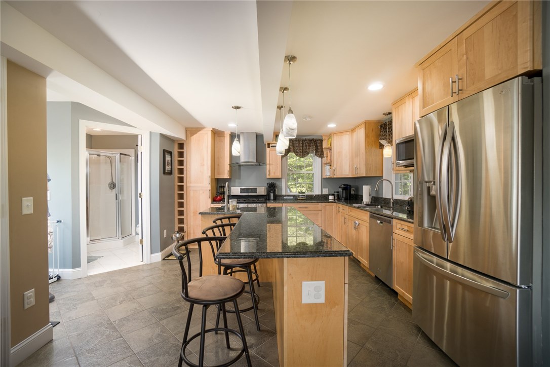 209 Log Road Smithfield, RI 02917 - Photo 13 of 37